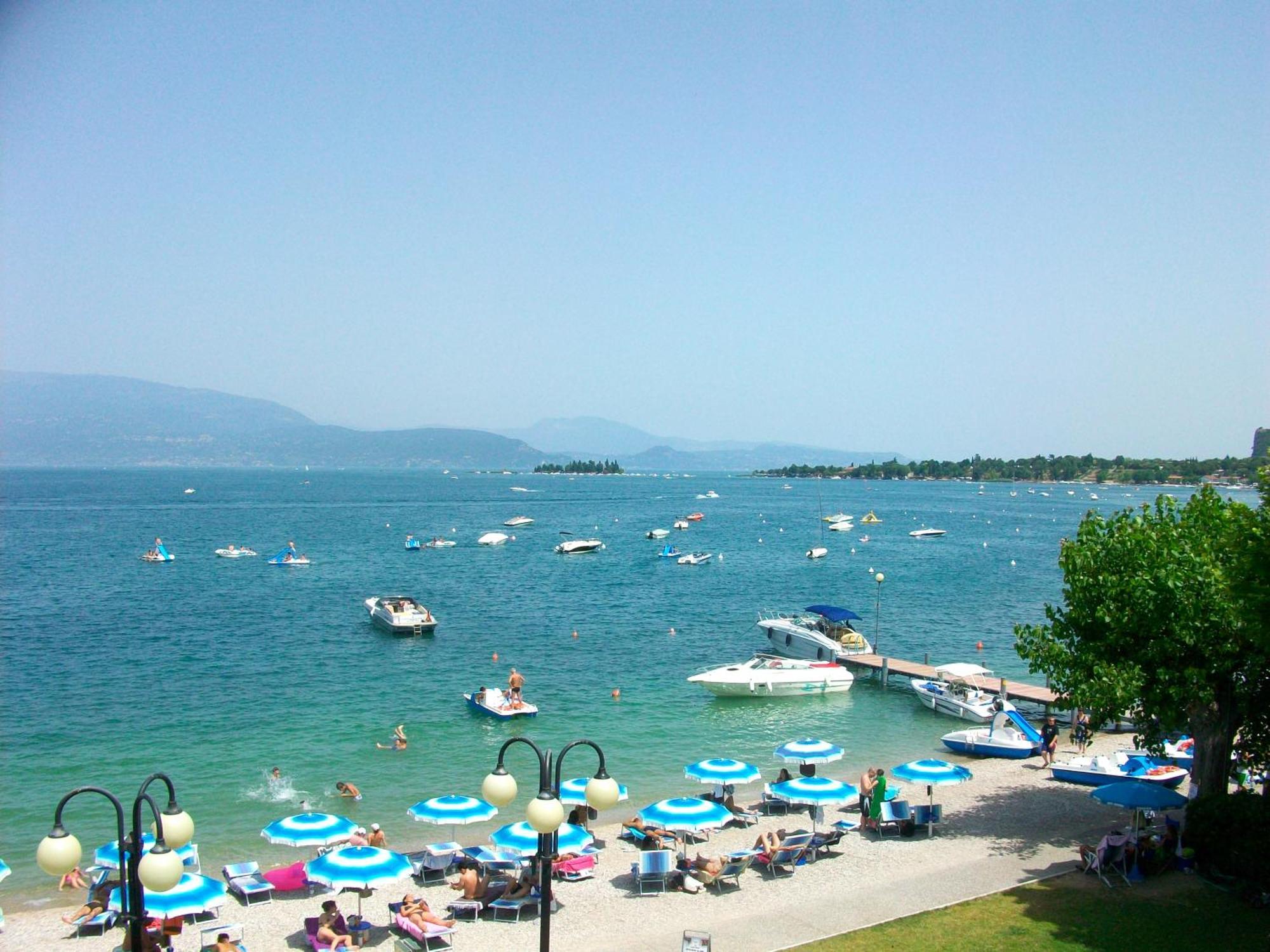 Hotel La Romantica Manerba del Garda Bagian luar foto