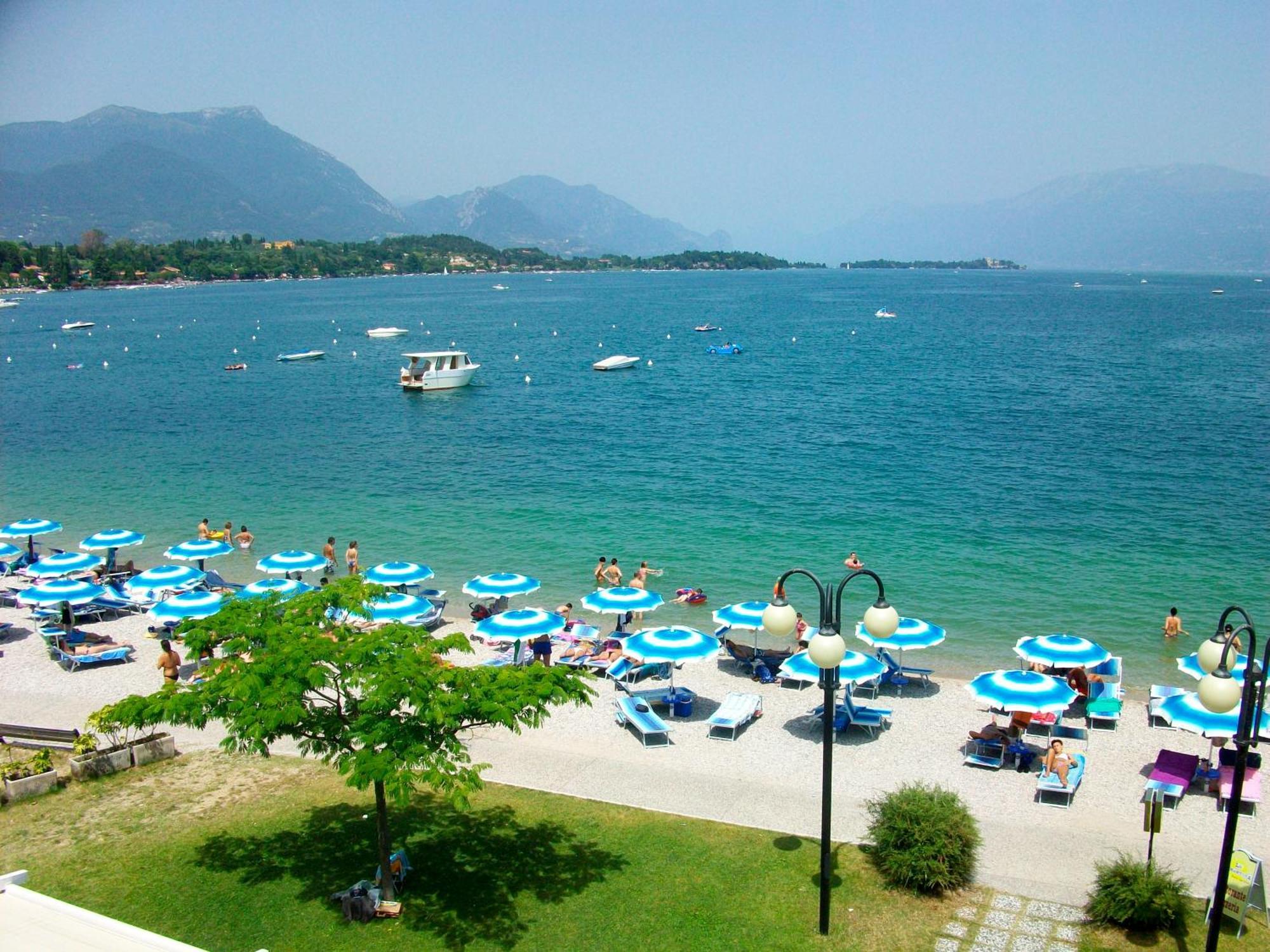 Hotel La Romantica Manerba del Garda Bagian luar foto