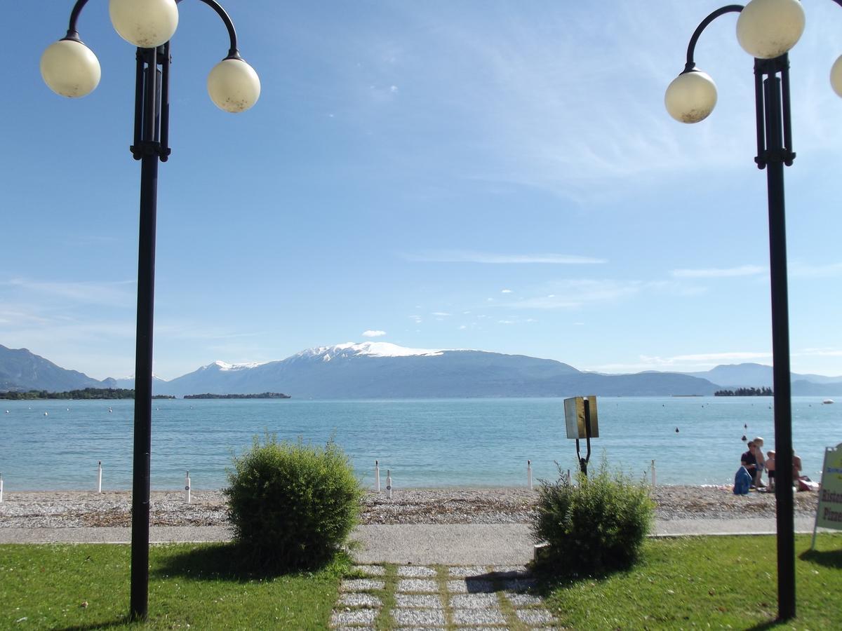 Hotel La Romantica Manerba del Garda Bagian luar foto