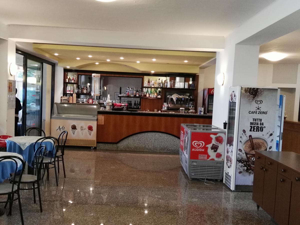 Hotel La Romantica Manerba del Garda Bagian luar foto