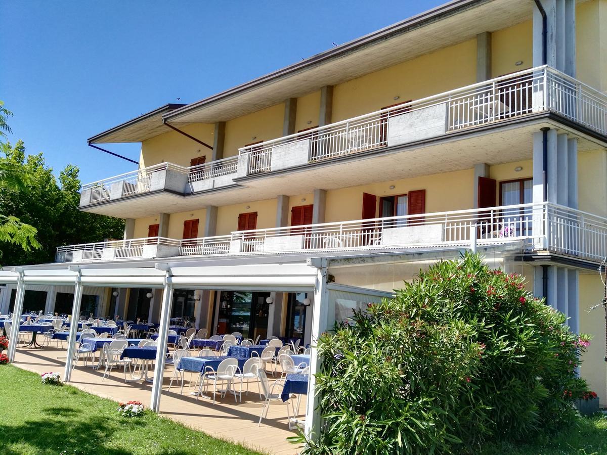 Hotel La Romantica Manerba del Garda Bagian luar foto