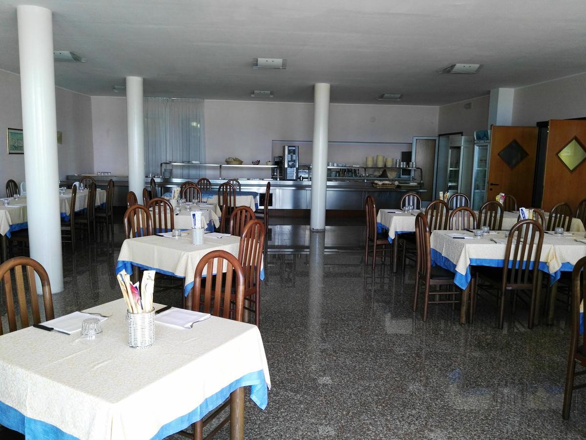 Hotel La Romantica Manerba del Garda Bagian luar foto