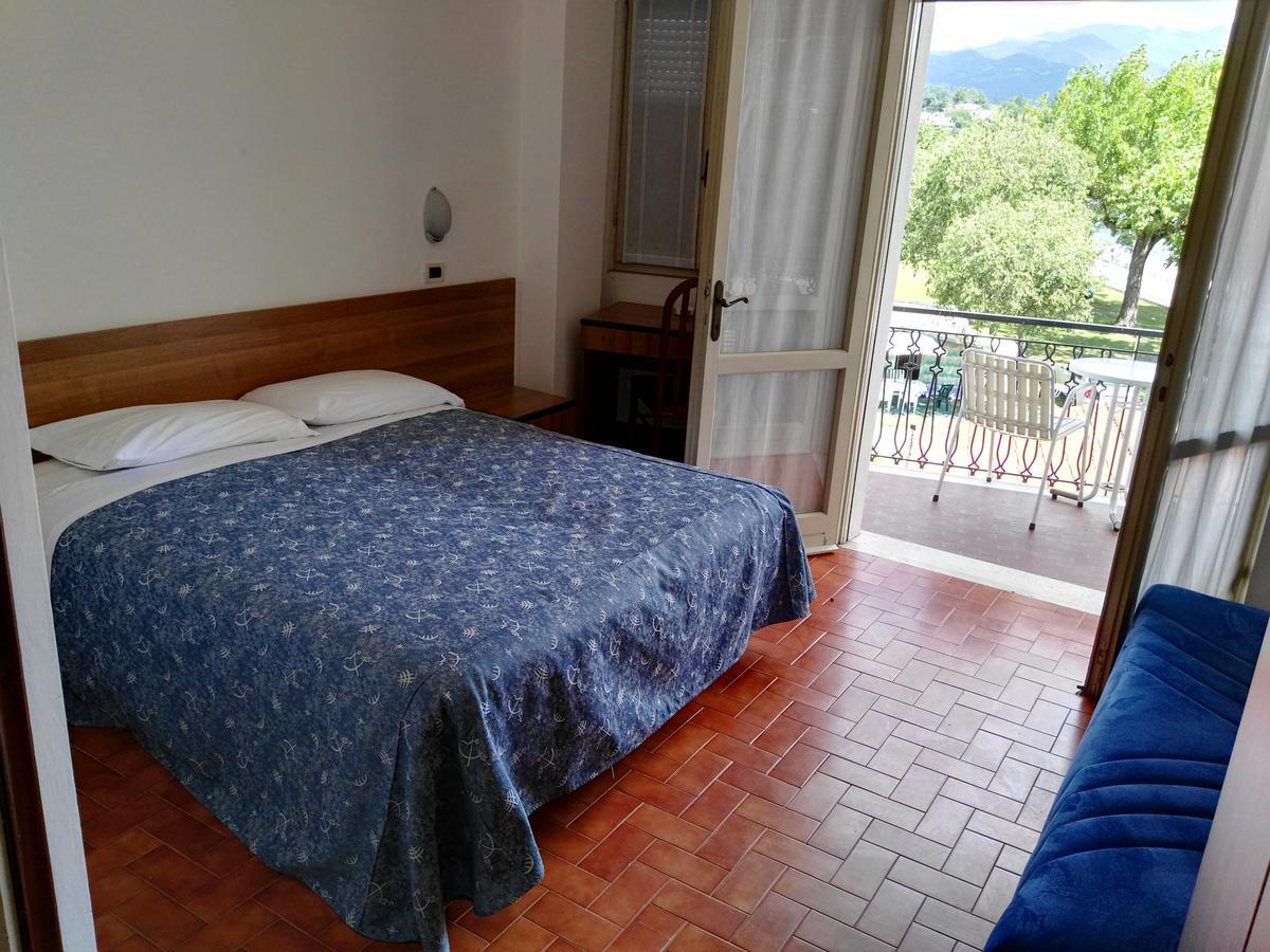 Hotel La Romantica Manerba del Garda Bagian luar foto