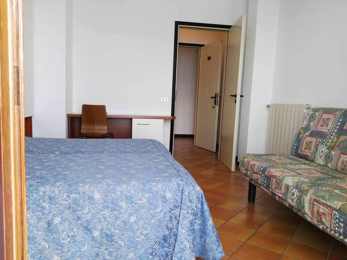 Hotel La Romantica Manerba del Garda Bagian luar foto