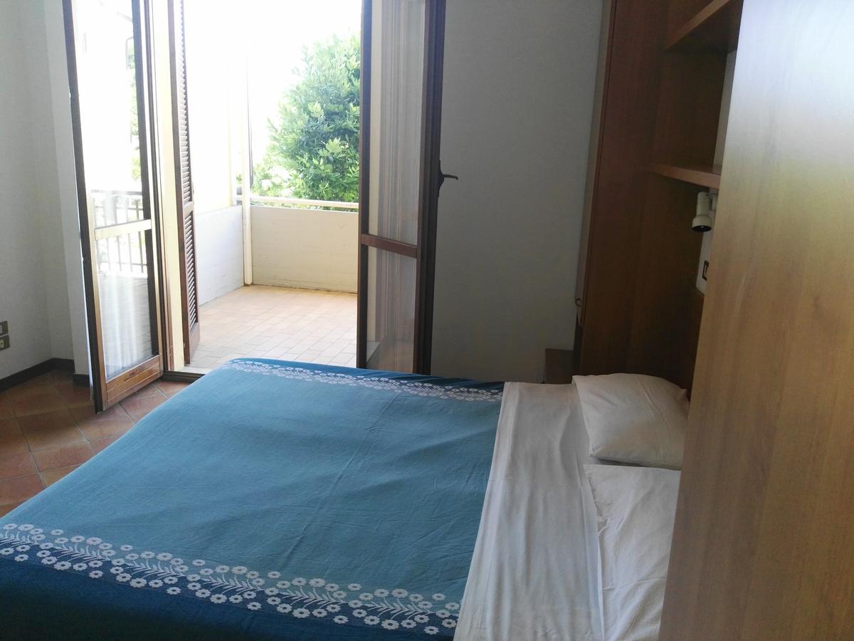 Hotel La Romantica Manerba del Garda Bagian luar foto