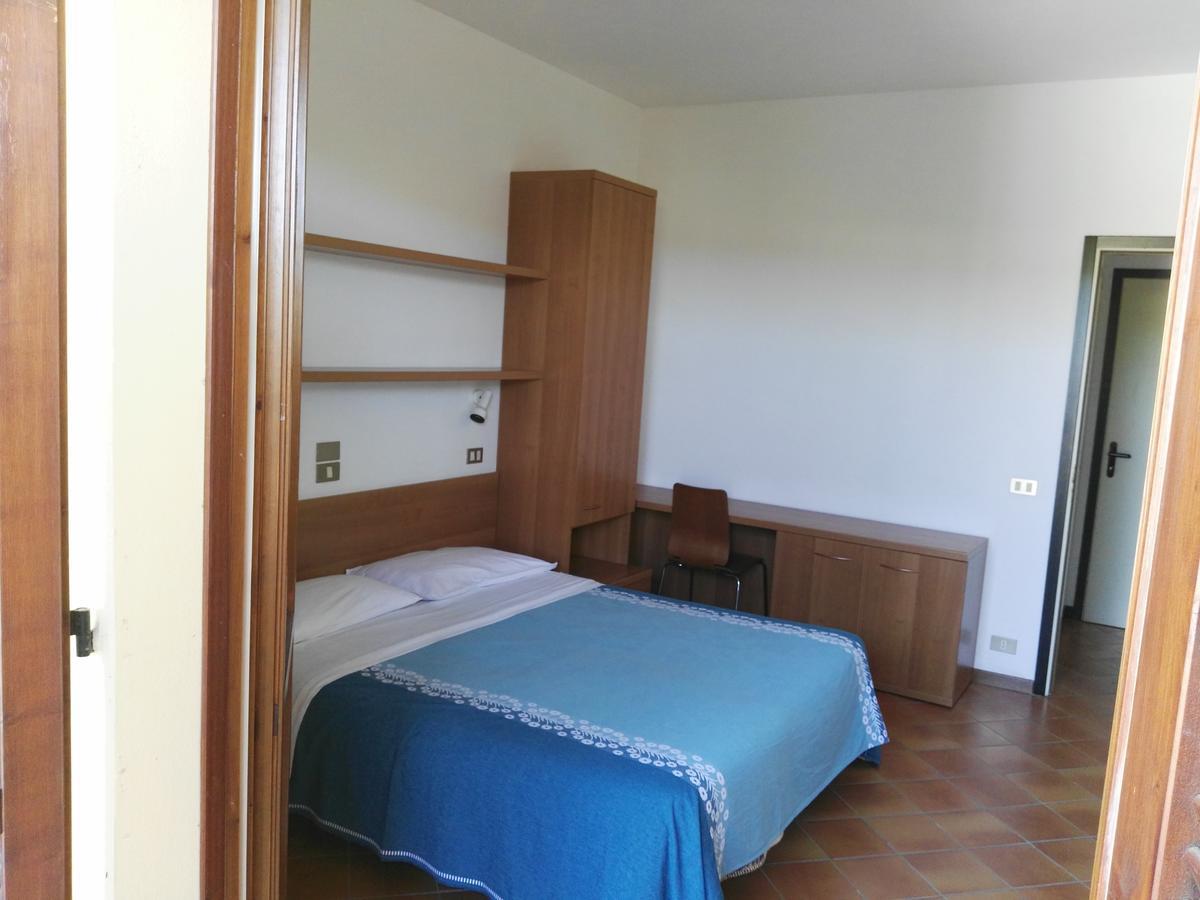 Hotel La Romantica Manerba del Garda Bagian luar foto