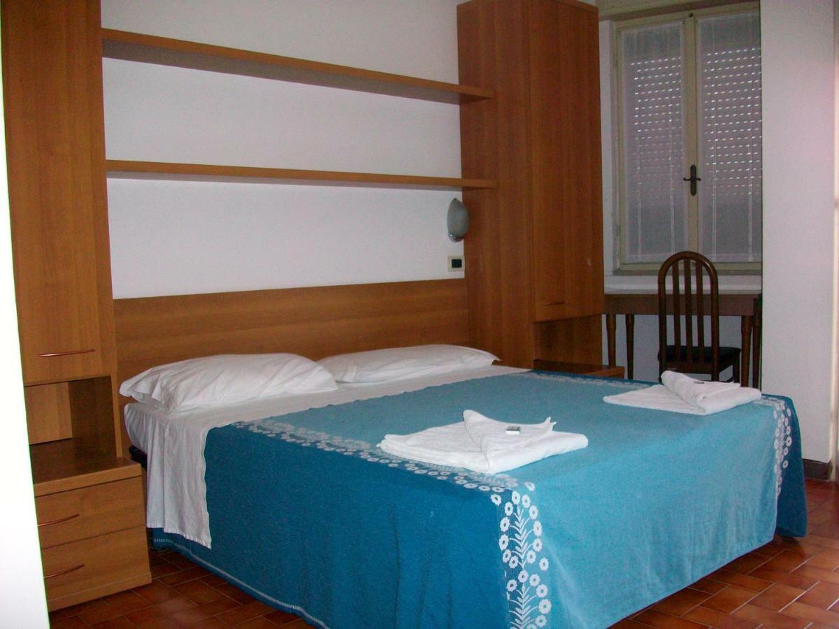 Hotel La Romantica Manerba del Garda Bagian luar foto